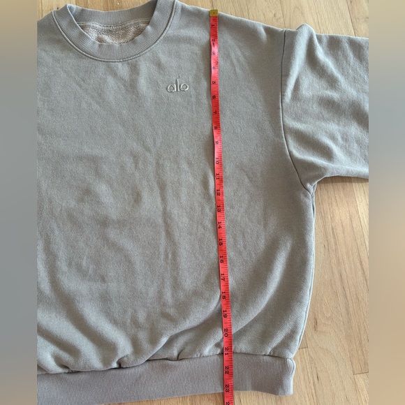 ALO Yoga Gravel Accolade Crew Neck Pullover - Picture 5 of 14